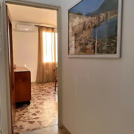 Marina House 79 *